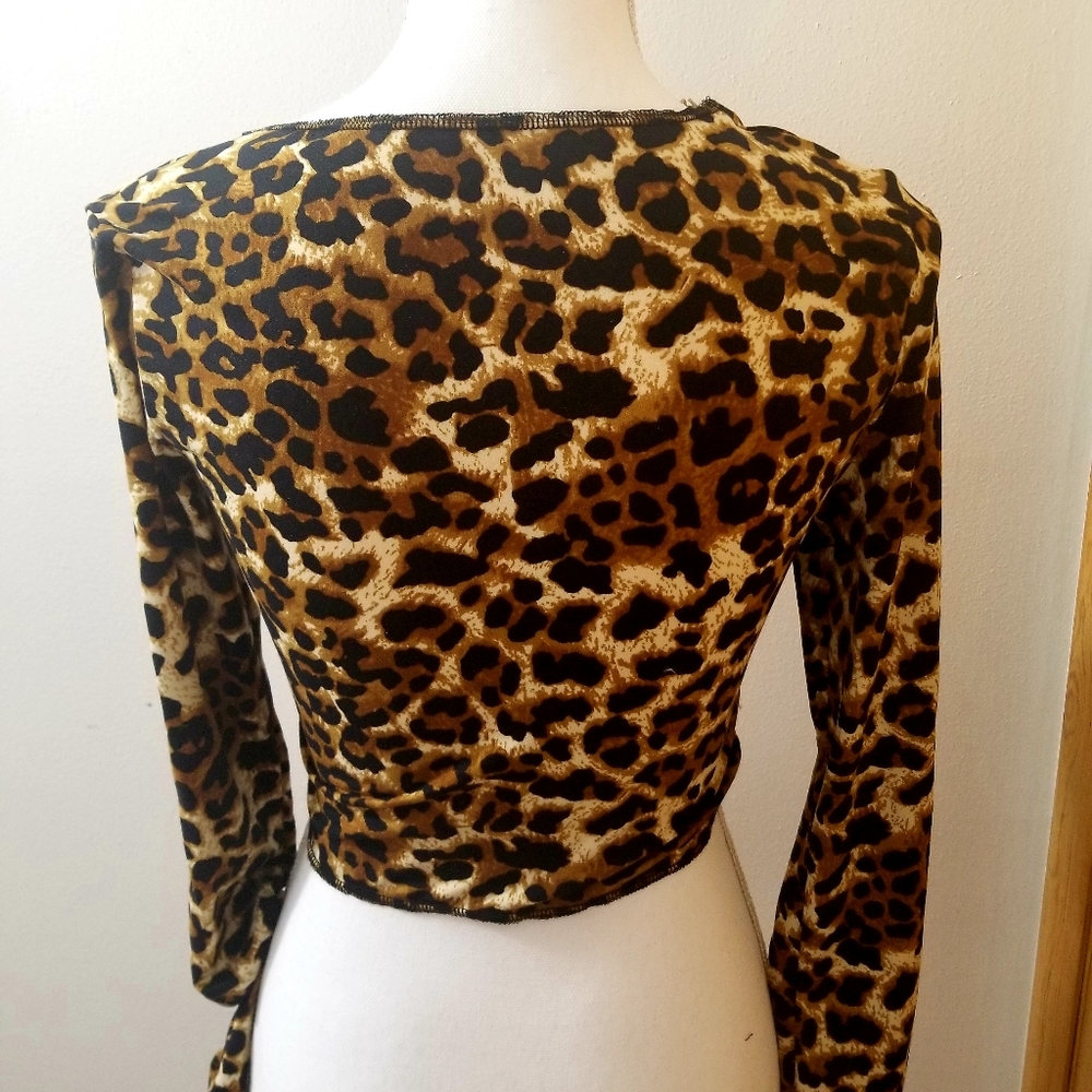 Cheetah Print Lace-up Top - Picture 4 of 4